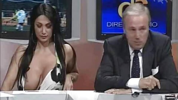 לאנה הברונטית סרטוני סקס ישראלי חינם המיובלת עולה על העליונה ורוכבת על הזין שלו